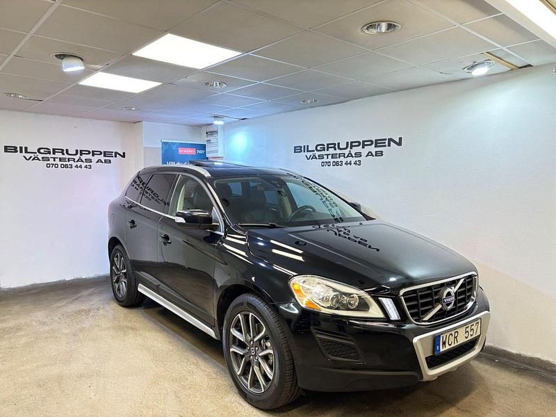 Svart Begagnad 2012 Volvo XC60 Summum SUV | 159 900 kr (Marknadspris) - Bild 1/4
