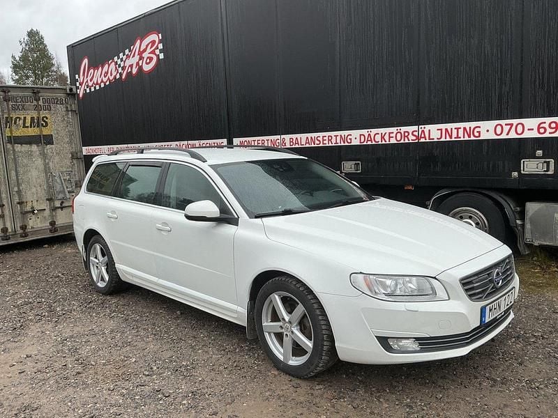 Vit Begagnad 2016 Volvo V70 Kombi | 59 000 kr (Bra pris) - Bild 1/4