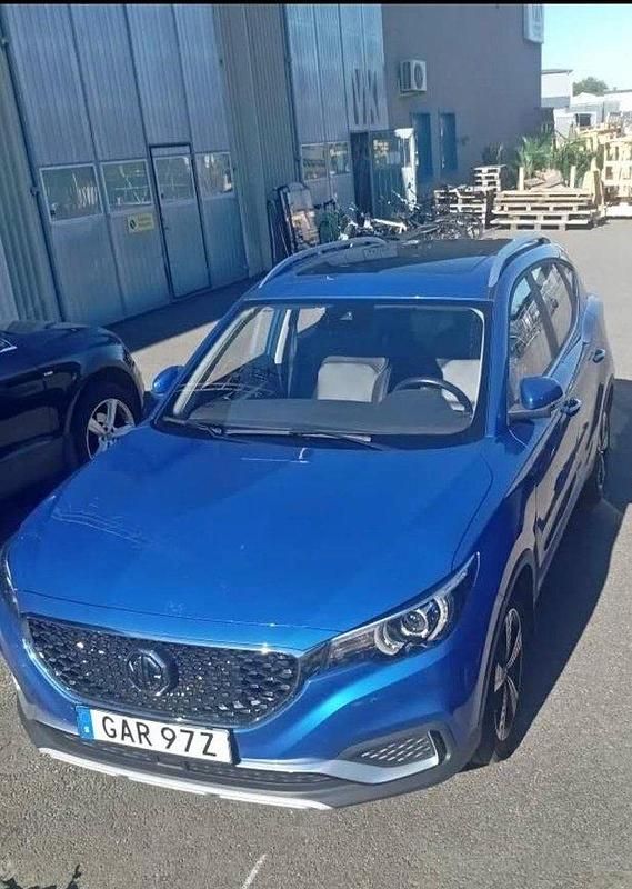 Blå Begagnad 2020 MG ZS Sedan | 177 000 kr - Bild 1/4