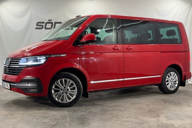 Röd Begagnad 2020 VW Multivan Highline Minibuss | 499 900 kr (Marknadspris) - Bild 1/4