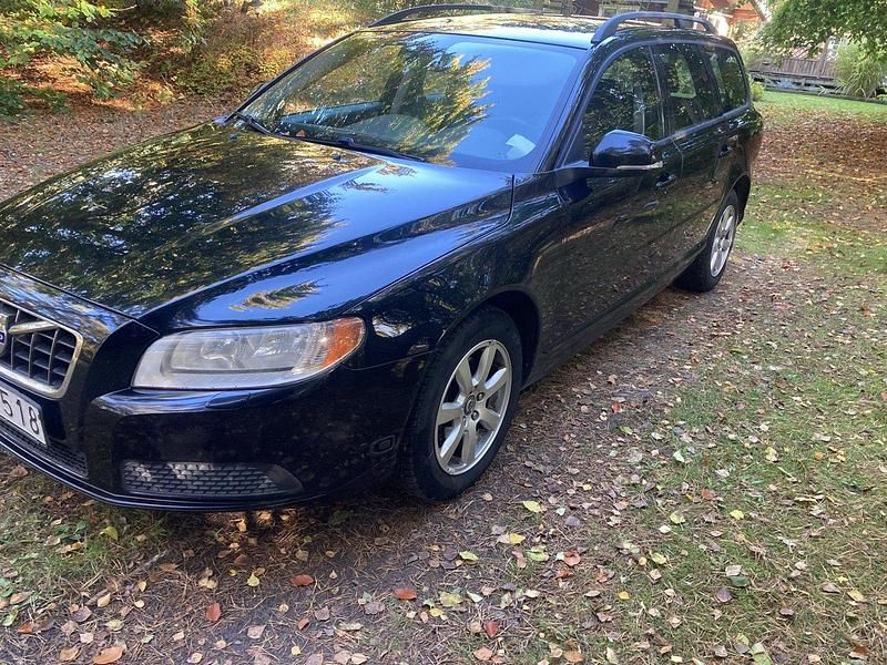 Svart Begagnad 2012 Volvo V70 Kinetic Kombi | 42 000 kr (Superpris) - Bild 1/3