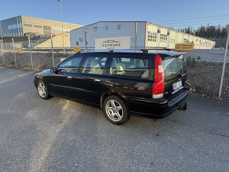 Begagnad Volvo V70 Kinetic 170 HK (125 kW) 2007 Svart Kombi