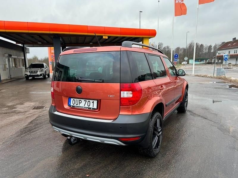 Begagnad Skoda Yeti Experience 105 HK (77 kW) 2011 Orange SUV