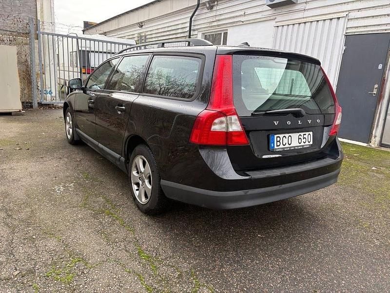 Begagnad Volvo V70 Kinetic 136 HK (100 kW) 2009 Svart Kombi