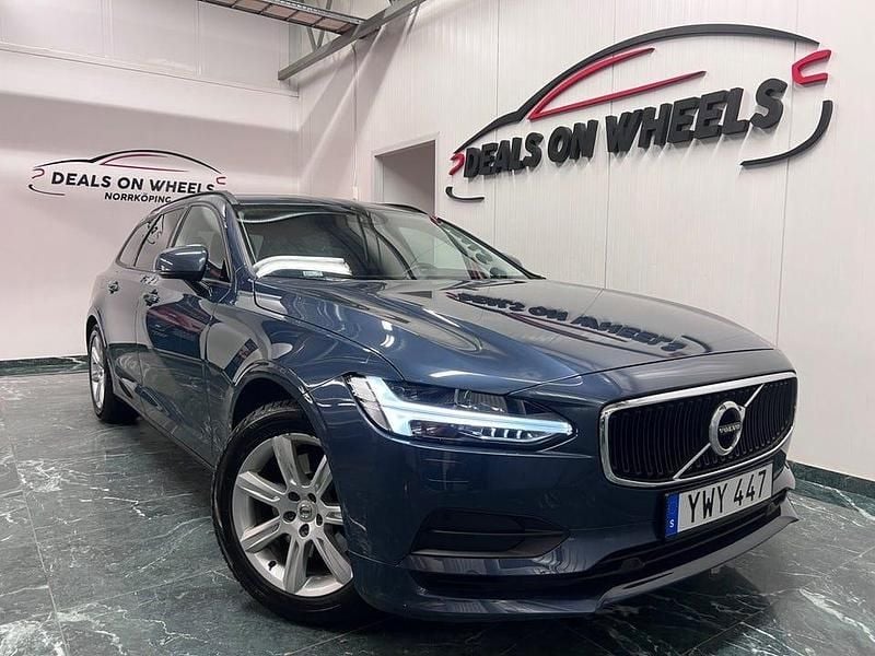 Mörkblå Begagnad 2017 Volvo V90 Kinetic Kombi | 189 900 kr (Bra pris) - Bild 1/4