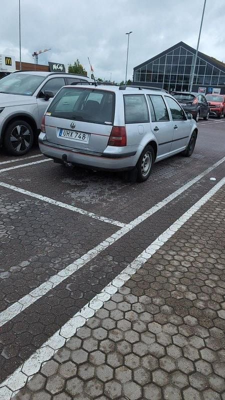 Silver Begagnad 2003 VW Golf IV Ocean Kombi | 12 000 kr (Marknadspris) - Bild 1/3
