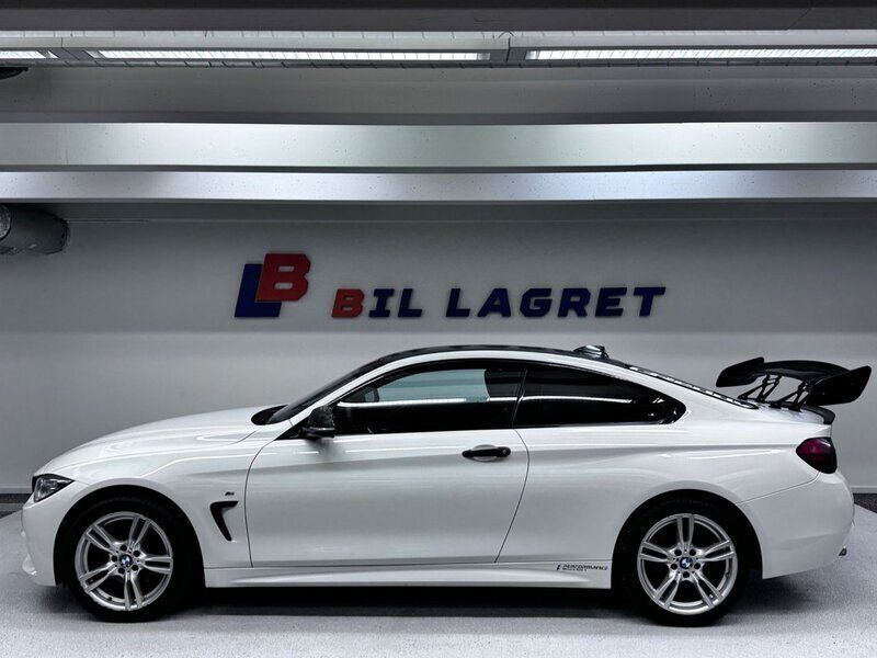 Vit Begagnad 2015 BMW 428 M Sport Sportkupé | 239 900 kr (Marknadspris) - Bild 1/4