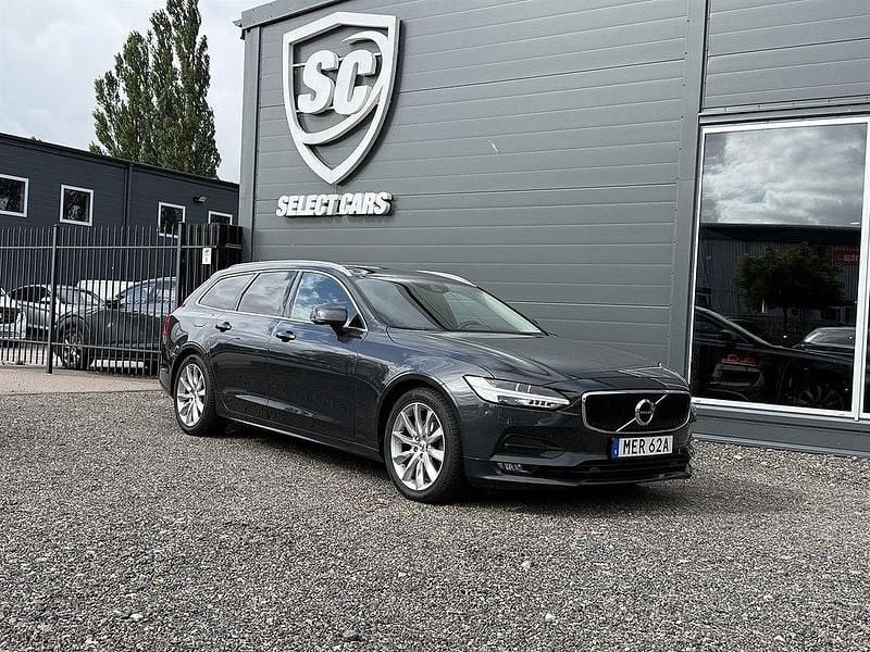 Grå Begagnad 2019 Volvo V90 Momentum Kombi | 249 900 kr (Marknadspris) - Bild 1/4