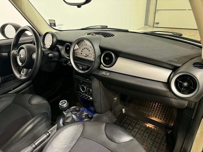 Begagnad Mini ONE 98 HK (72 kW) 2013 Vit Halvkombi