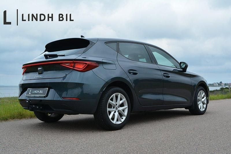 Grå Begagnad 2021 Seat Leon Comfort Halvkombi | 189 900 kr - Bild 1/3