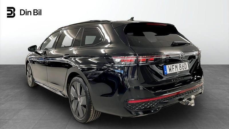 Begagnad VW Passat R-line 177 HK (130 kW) 2025 Svart Kombi