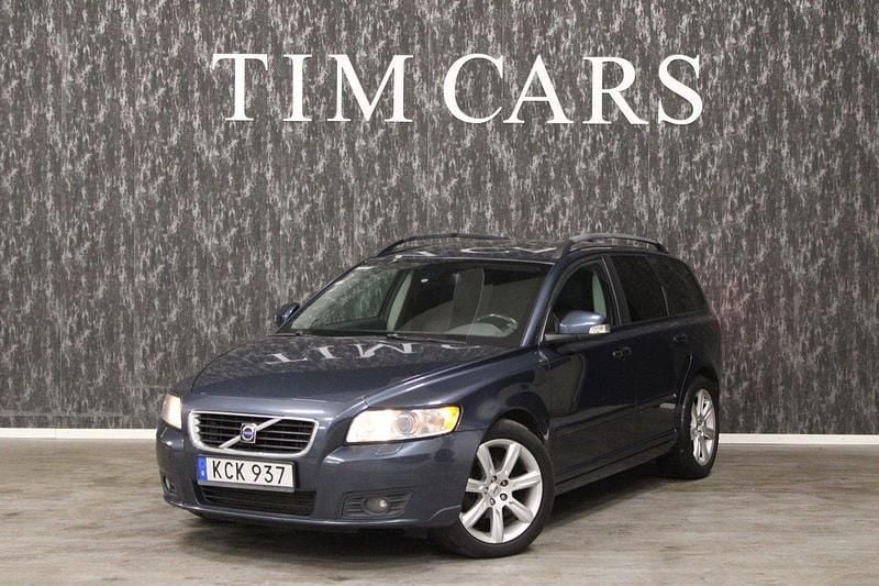 Blå Begagnad 2009 Volvo V50 Momentum Kombi | 39 999 kr (Marknadspris) - Bild 1/4