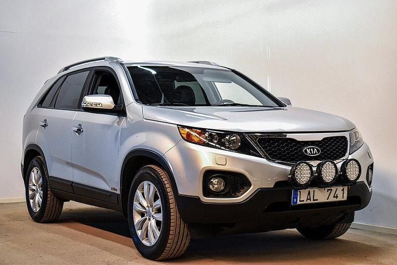 Silver Begagnad 2010 Kia Sorento SUV | 69 800 kr (Bra pris) - Bild 1/4