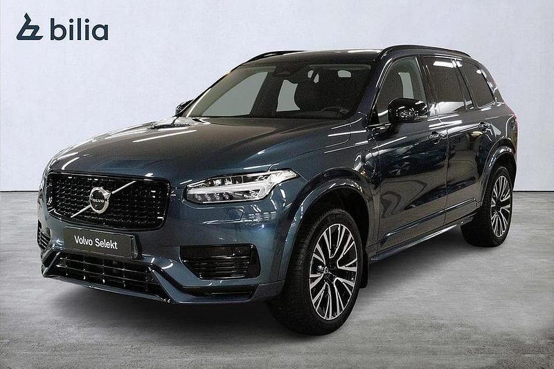 Blå Begagnad 2022 Volvo XC90 Plus SUV | 659 000 kr (Marknadspris) - Bild 1/3