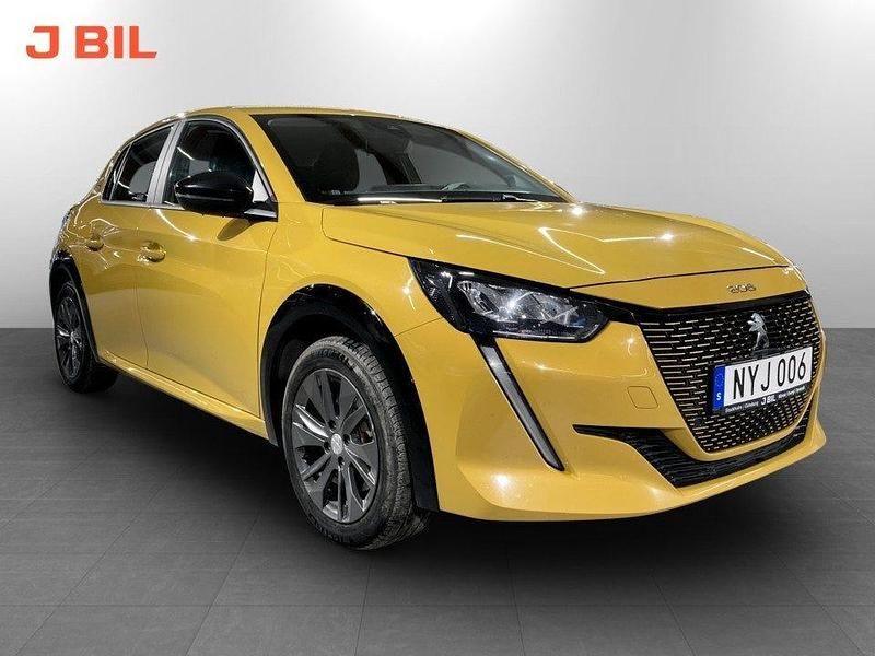 Gul Begagnad 2022 Peugeot e-208 Active Halvkombi | 189 900 kr (Lite dyr) - Bild 1/3