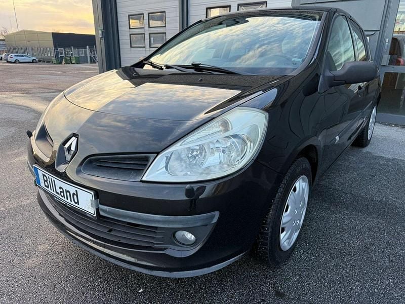 Svart Begagnad 2008 Renault Clio R.S. Halvkombi | 23 990 kr (Marknadspris) - Bild 1/4
