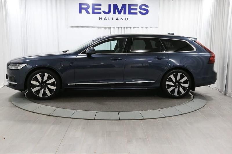 Begagnad Volvo V90 Plus 355 HK (261 kW) 2025 Grå Kombi