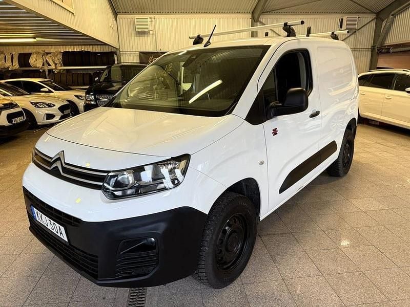 Vit Begagnad 2021 Citroën Berlingo Minibuss | 149 900 kr (Superpris) - Bild 1/4