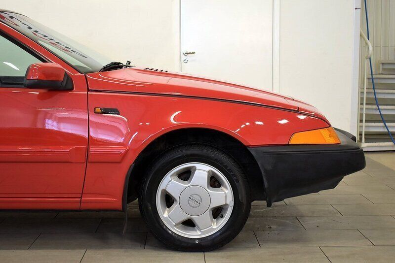 Begagnad Volvo 480 109 HK (80 kW) 1987 Röd Sportkupé