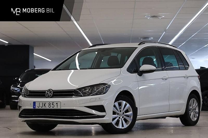 Begagnad VW Golf VII 116 HK (85 kW) 2018 Vit Halvkombi