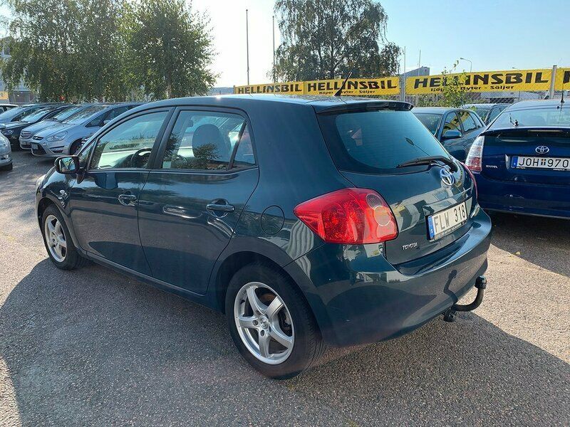 Begagnad Toyota Auris 124 HK (91 kW) 2007 Mörkblå Halvkombi