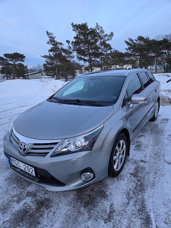 Begagnad Toyota Avensis 152 HK (111 kW) 2012 Kombi