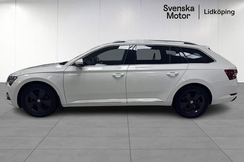 Begagnad Skoda Superb LAURIN & KLEMENT 220 HK (161 kW) 2021 Vit Kombi