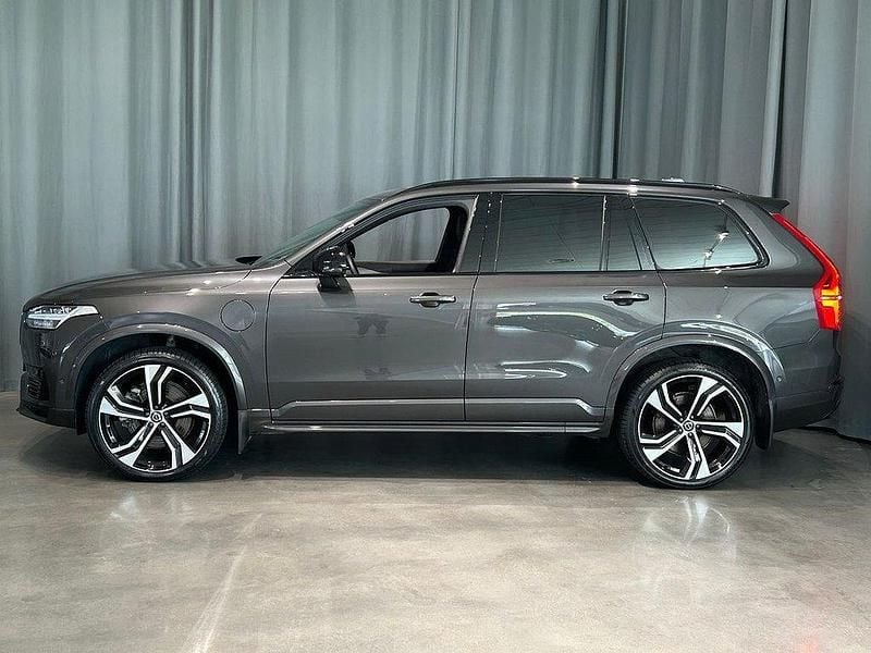Grå Begagnad 2023 Volvo XC90 Ultimate SUV | 718 800 kr (Marknadspris) - Bild 1/4