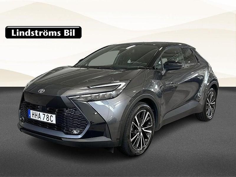 Mörkgrå Begagnad 2024 Toyota C-HR Executive SUV | 429 900 kr (Marknadspris) - Bild 1/3