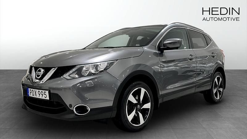 Grå Begagnad 2016 Nissan Qashqai Tekna SUV | 119 900 kr (Marknadspris) - Bild 1/4