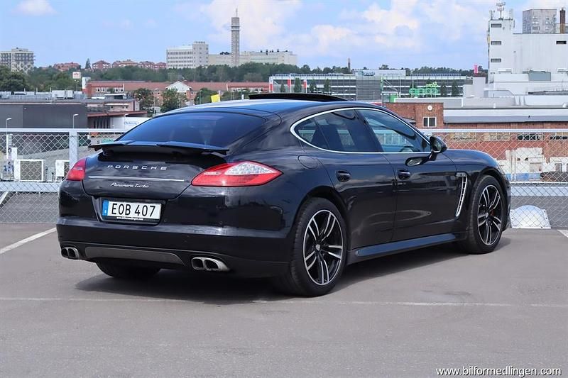 Begagnad Porsche Panamera Turbo 501 HK (368 kW) 2012 Svart Sedan