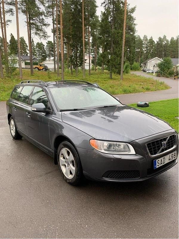 Grå Begagnad 2009 Volvo V70 Kinetic Kombi | 60 000 kr (Marknadspris) - Bild 1/2