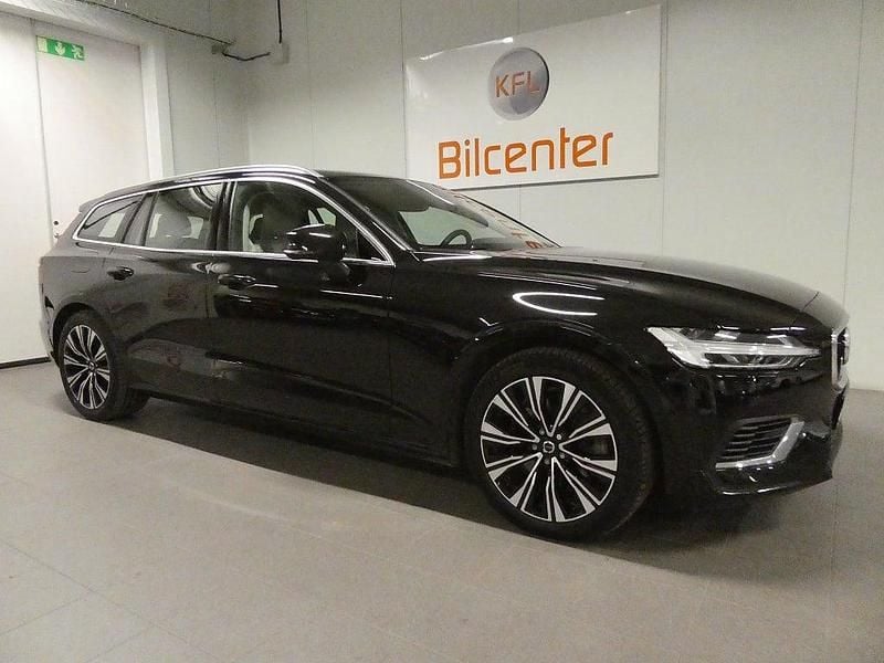 Begagnad Volvo V60 253 HK (186 kW) 2022 Svart Kombi