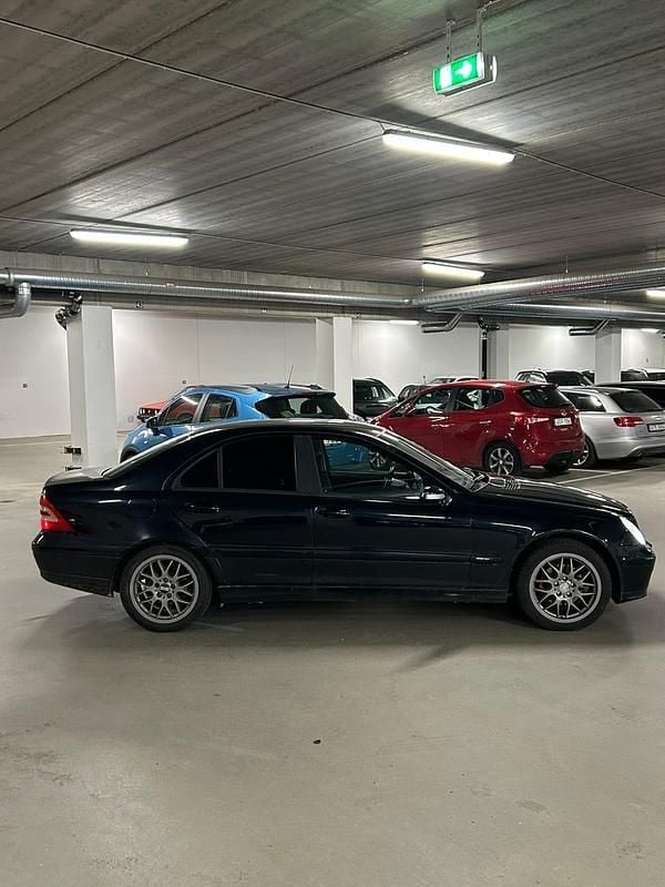 Begagnad Mercedes C180 143 HK (105 kW) 2005