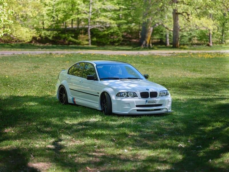 Begagnad BMW 320 150 HK (110 kW) 1999 Vit Sedan