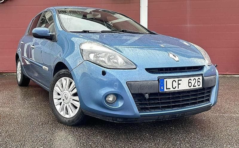 Blå Begagnad 2010 Renault Clio II Halvkombi | 34 900 kr (Marknadspris) - Bild 1/4