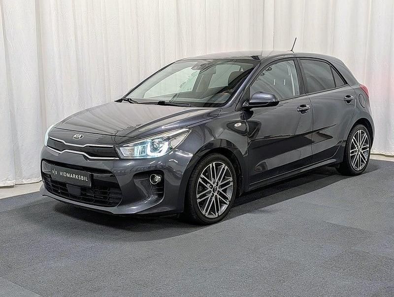 Grå Begagnad 2018 Kia Rio Halvkombi | 145 900 kr (Marknadspris) - Bild 1/4