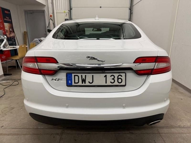 Begagnad Jaguar XF 200 HK (147 kW) 2013 Vit