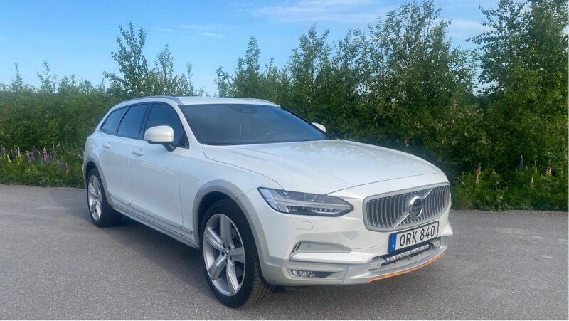 Vit Begagnad 2018 Volvo V90 CC Ocean Race Kombi | 275 000 kr (Marknadspris) - Bild 1/4