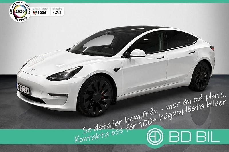 Begagnad Tesla Model 3 377 kW (513 HK) 2021 Vit Sedan