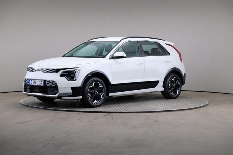 Vit Begagnad 2022 Kia e-Niro SUV | 315 000 kr (Dyr) - Bild 1/4