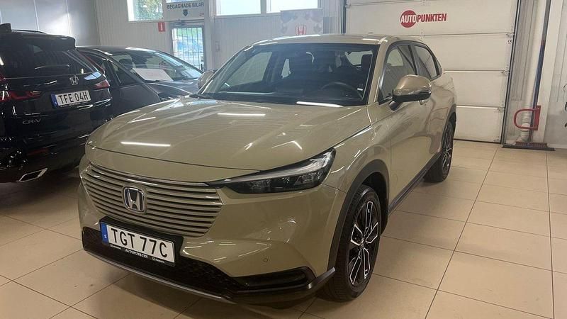 Ljusbrun (sand khaki) Begagnad 2022 Honda HR-V Elegance SUV | 279 000 kr (Marknadspris) - Bild 1/4