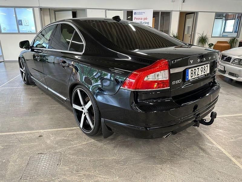 Begagnad Volvo S80 Momentum 181 HK (133 kW) 2015 Svart Sedan