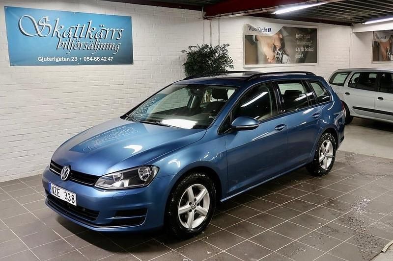 Blå Begagnad 2013 VW Golf VII Kombi | 65 000 kr (Marknadspris) - Bild 1/4