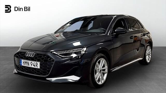 Manhattangrå metallic Begagnad 2024 Audi A3 Advanced Plus | 329 000 kr (Dyr) - Bild 1/4