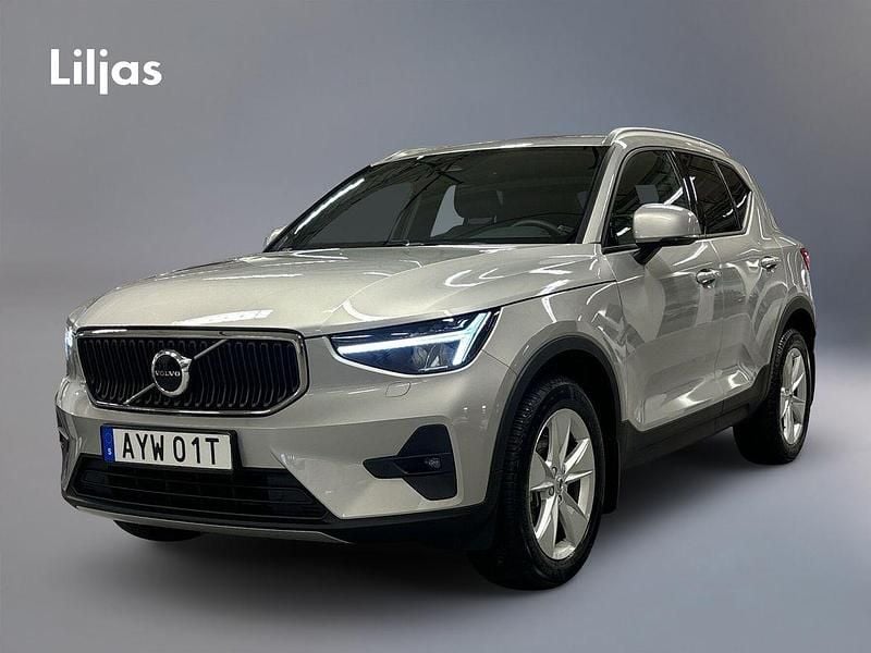 Silver Begagnad 2024 Volvo XC40 Core SUV | 339 000 kr (Bra pris) - Bild 1/4