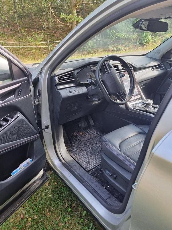 Silver Begagnad 2022 Maxus D60e SUV | 180 000 kr - Bild 1/4