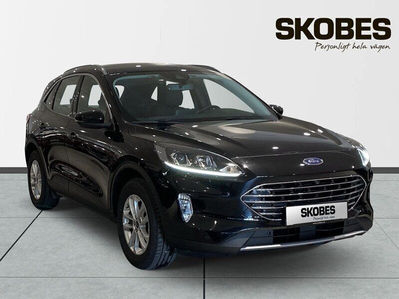 Svart Begagnad 2022 Ford Kuga Business Edition SUV | 269 900 kr (Marknadspris) - Bild 1/3