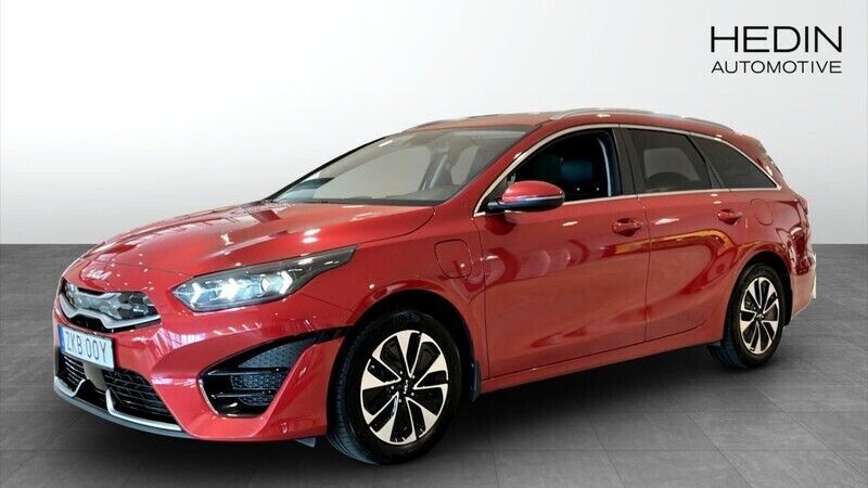 Röd (red) Begagnad 2022 Kia Ceed Advance Kombi | 249 900 kr (Marknadspris) - Bild 1/4