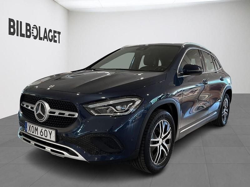 Blå Begagnad 2020 Mercedes GLA250 SUV | 344 800 kr (Marknadspris) - Bild 1/4